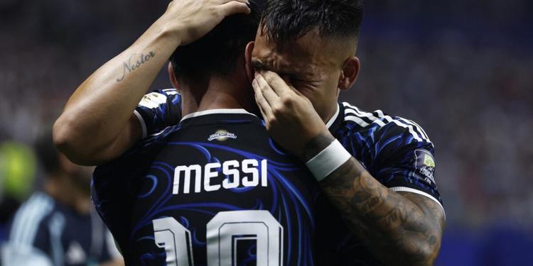 Mondiale 2026, Argentina in finale: Messi trascina la Seleccion con due assist, battuta l'Inghilterra (2-1)