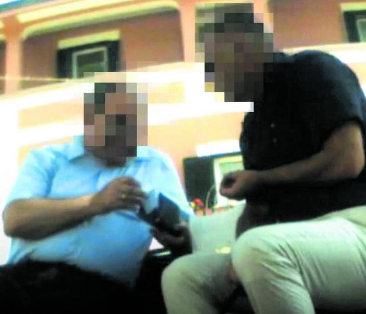 I due ex 007, i pizzini e le mazzette. "Venduti segreti militari ai russi"