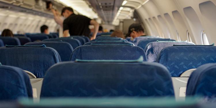Boeing con 250 passeggeri supera la pista durante il decollo, paura a Monaco: «Scampata una strage?»