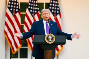 Trump anuncia novo ataque contra o Irã e diz que pretende assumir controle de petróleo e gás do país