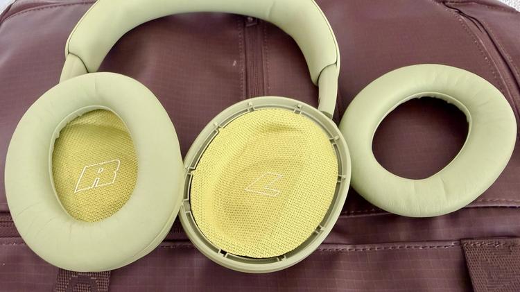 Bose headphones with left ear cushion popped off