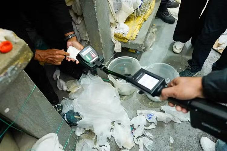 Governo publica decreto para bloquear celulares em presídios sem necessidade de decisão judicial