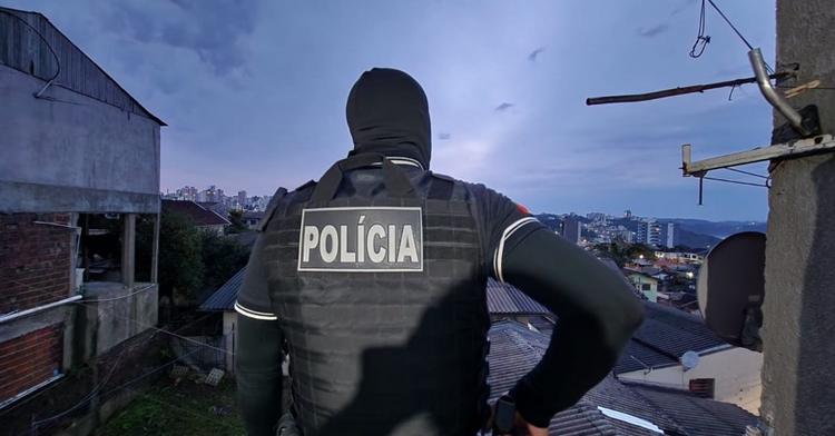 Polícia Civil desarticula grupo suspeito de aplicar golpes em negociações de veículos pela internet