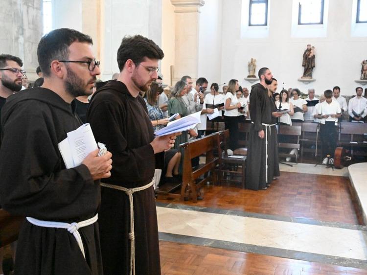 Frei Ângelo deste lado; Frei Pedro do lado mais distante