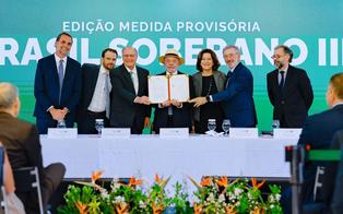 Lula anuncia R$ 18,5 bilhões em crédito para empresas afetadas pelo tarifaço dos EUA