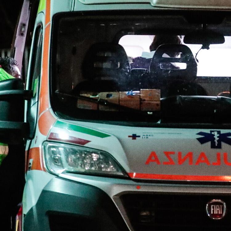 Scontro a fuoco a Napoli, 2 ragazze ferite mentre passeggiano