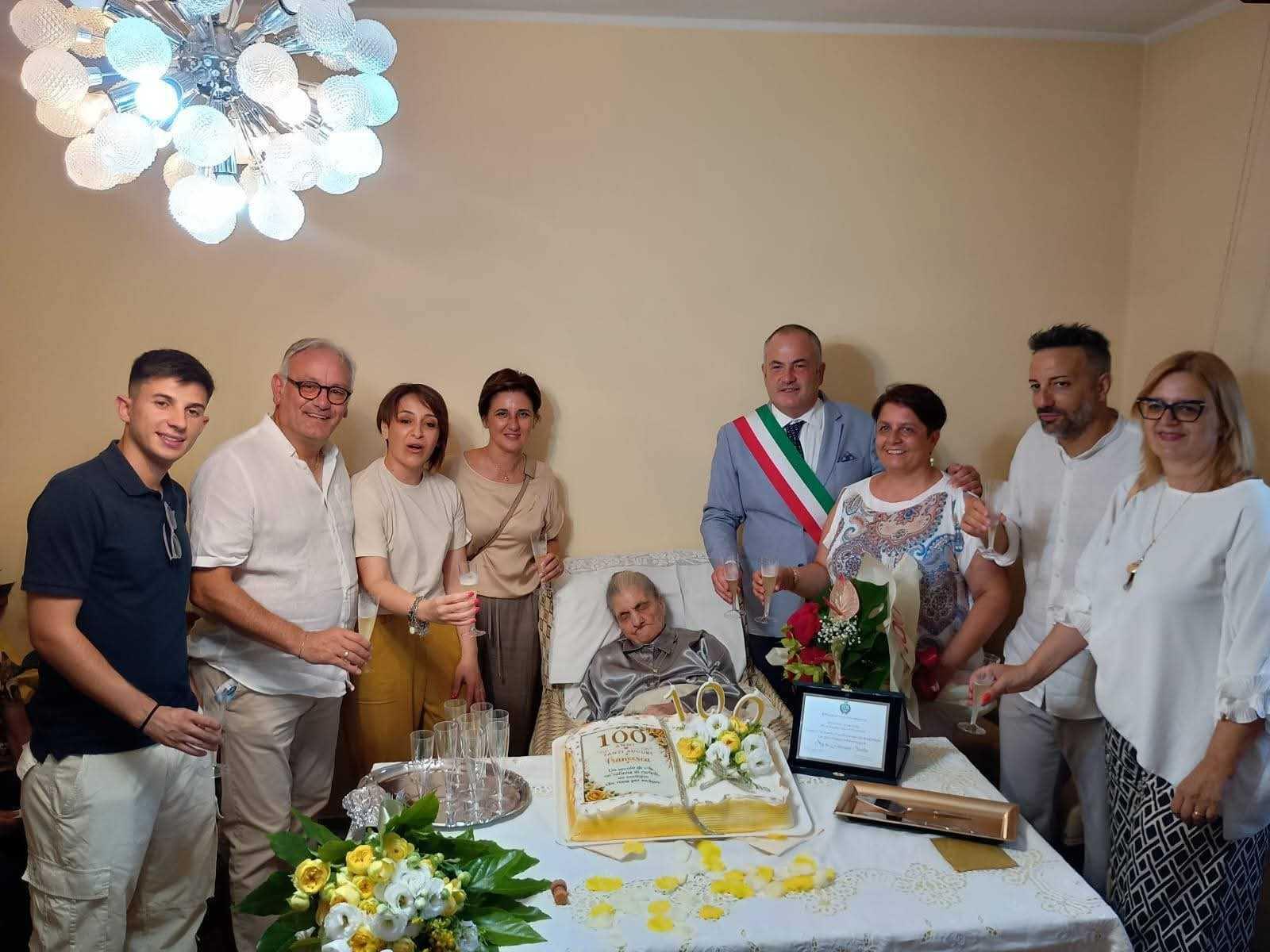 Polla in festa per i 100 anni di Francesca Santini