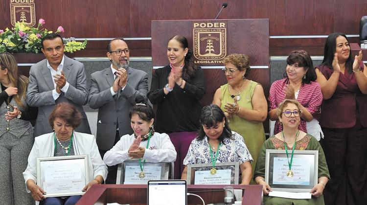 El Congreso del Estado de Morelos entrega la Presea al Mérito Docente 2026