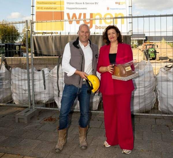 Start bouw multifunctionele accommodatie Bavel gemarkeerd met piketpalen