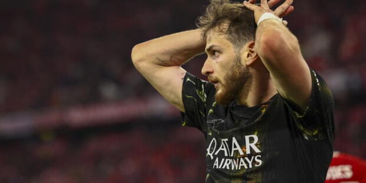 Psg, è un dramma sportivo: crociato rotto per Kvaratskhelia. Stagione finita per l'ex stella del Napoli