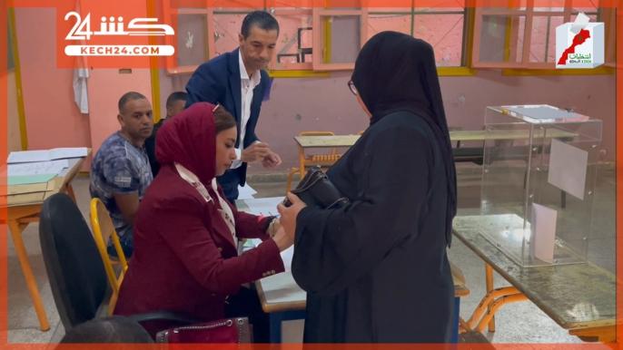 بالڤيديو.. ناخبون يعبرون لـ “كشـ24” عن سعادتهم بالمشاركة في الانتخابات والتصويت بمراكش