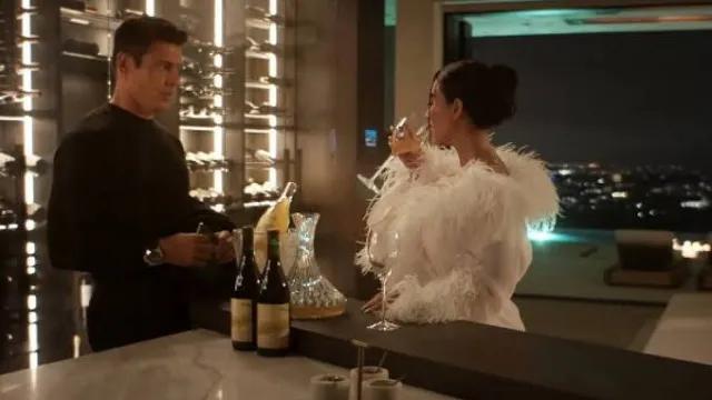 Cauã Reymond aparece sem camisa com Kim Kardashian na série 'Tudo É Justo'