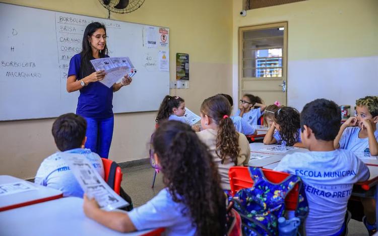 Ribeirão Preto abre seleção para professores com nota da Prova Nacional Docente; veja como participar