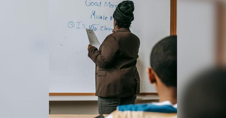 UDESC lança cursos gratuitos de inglês, francês e japonês em Balneário Camboriú; saiba como se inscrever