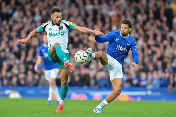 Everton interested in signing Jacob Murphy from Newcastle United