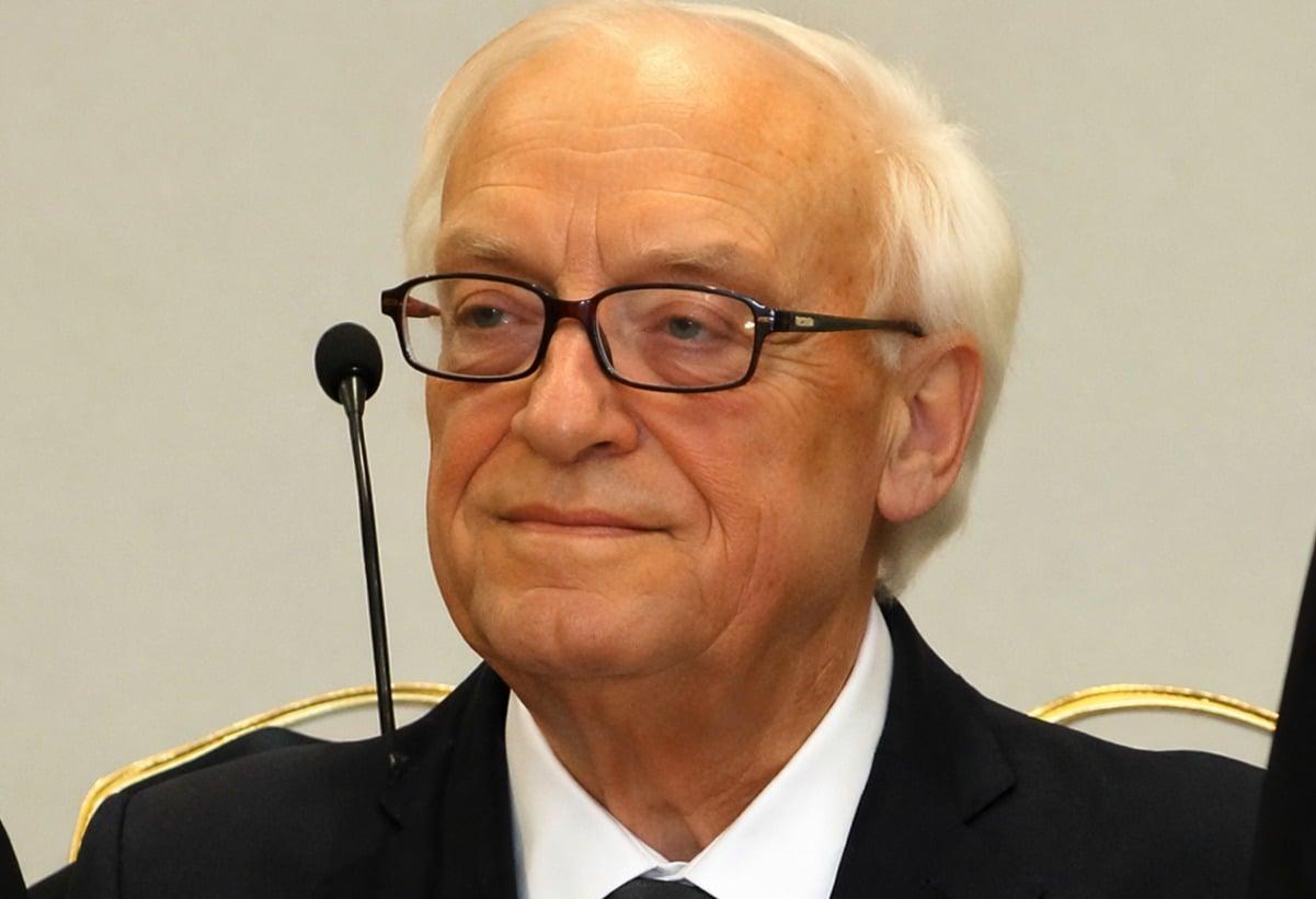 Albanella oggi l’ultimo saluto al Dottor Antonio Cortazzi: il medico ed ex Sindaco che ha fatto la storia della comunità