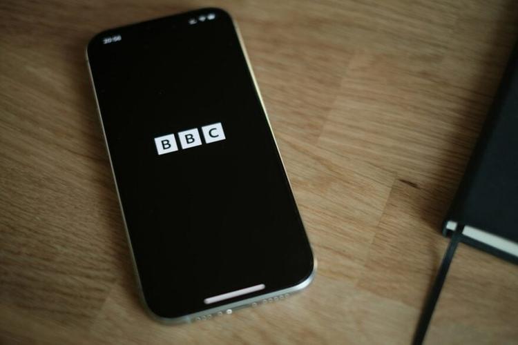 Même la BBC n’échappe plus à la crise des médias&nbsp;: jusqu’à 2&nbsp;000 postes vont être supprimés