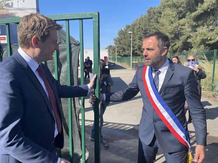 Le préfet et le maire de Montpellier ont fermé le portail; d'accès au village de transition