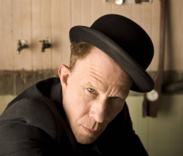 Sorpresa dei Massive Attack: nel nuovo brano canta Tom Waits