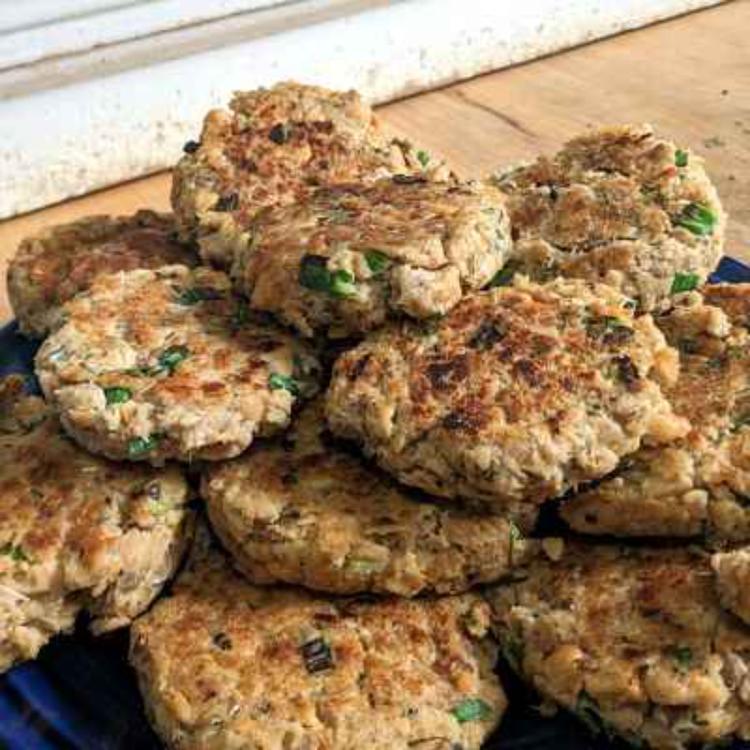 Salmon Patties with Guest Chefs Horatio & North : A Plateful of Healthy Fun!