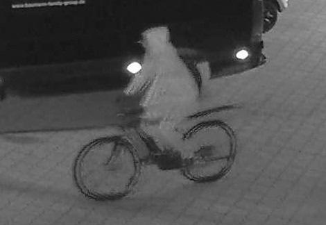 POL-EL: Papenburg - Öffentlichkeitsfahndung nach räuberischer Erpressung in Spielhalle - Polizei bittet um Hinweise