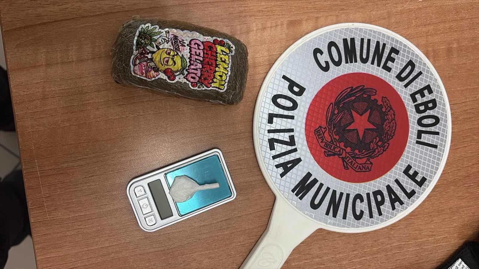 Spaccio a Campolongo: 21enne fermato dalla Municipale con droga e bilancino