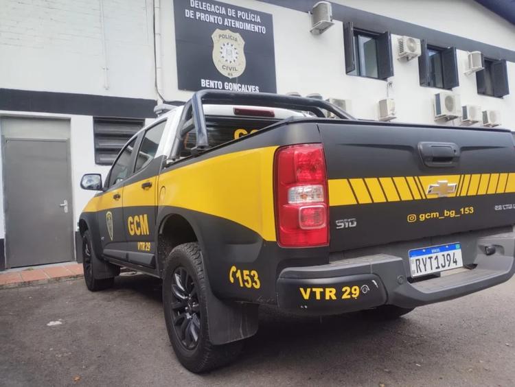 Mulher é detida por furto em loja no centro de Bento Gonçalves