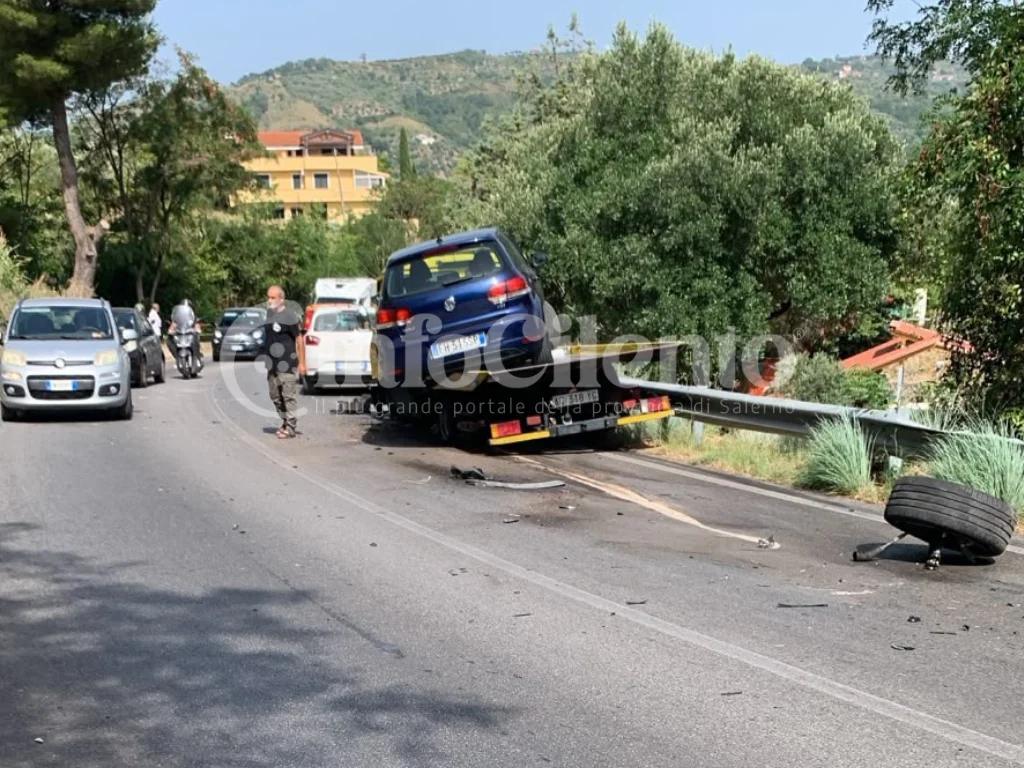 Nuovo incidente sulla via del Mare: scontro tra carro attrezzi e Porsche