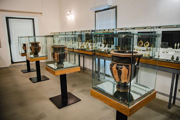 Un luogo dove storia, arte e tradizione si incontrano nel cuore di Cefalù 🏺 #visitcefalu