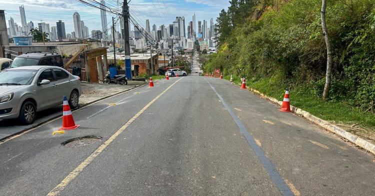 Rua México tem novo sentido de circulação e restrições para caminhões em Balneário Camboriú