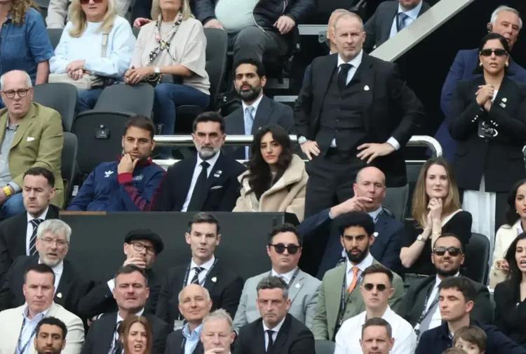 Eddie Howe will stay in charge for 2026/27 season after talks with Newcastle United owners