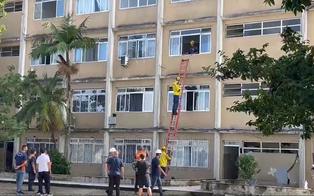 Prédio em Santa Catarina afunda mais de 40 centímetros e é isolado pela Defesa Civil