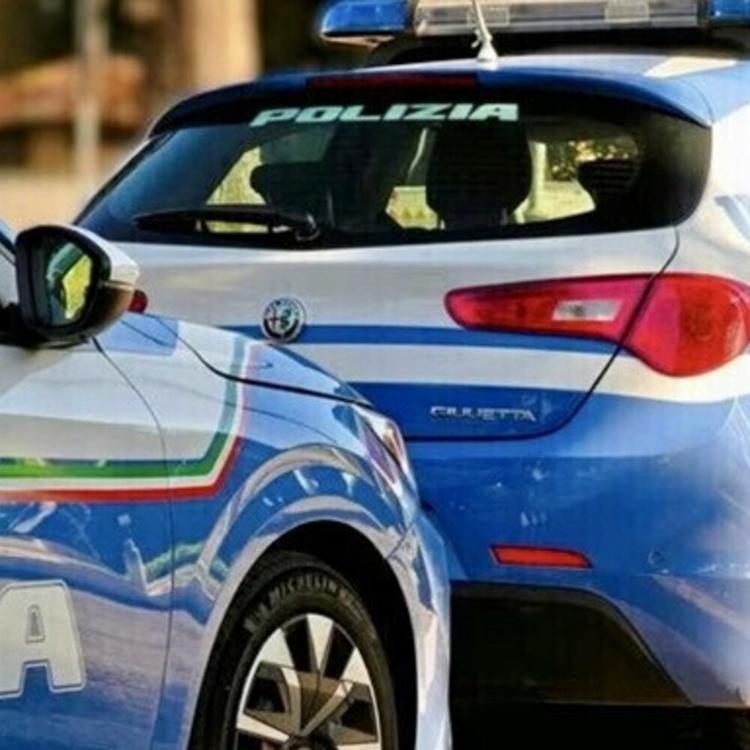 Violenta una turista fuori da un locale, arrestato a Crotone