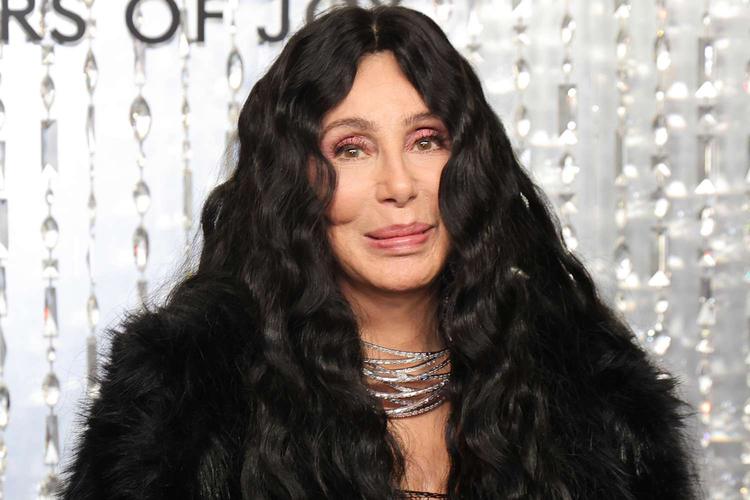 Cher se entera a los 79 años que tiene una nieta “secreta” de 15