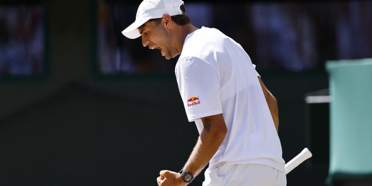 Cobolli ai quarti a Wimbledon: «Ora recupero con gelato e pasta al pomodoro, ma mi serve una casa...»