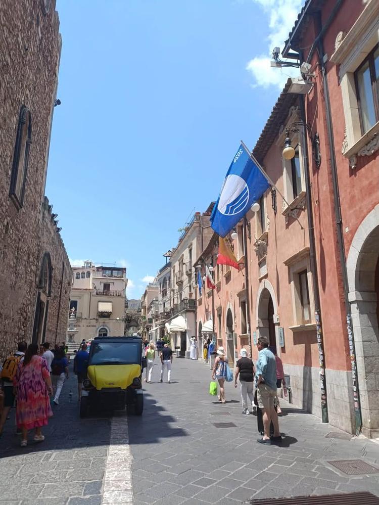 💙 Taormina celebra la Bandiera Blu 2026 Questa mattina, nell’Aula Consiliare del Comune di Taormina, abbiamo celebrato...