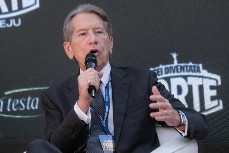 "Utilizza toni aggressivi ma nessuna rottura tra gli States e l'Europa"