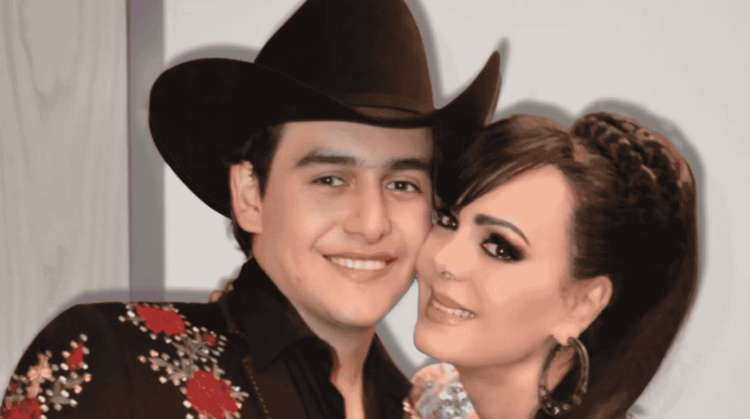MARIBEL GUARDIA RECUERDA A JULIAN FIGUEROA CON EMOTIVO ALTAR