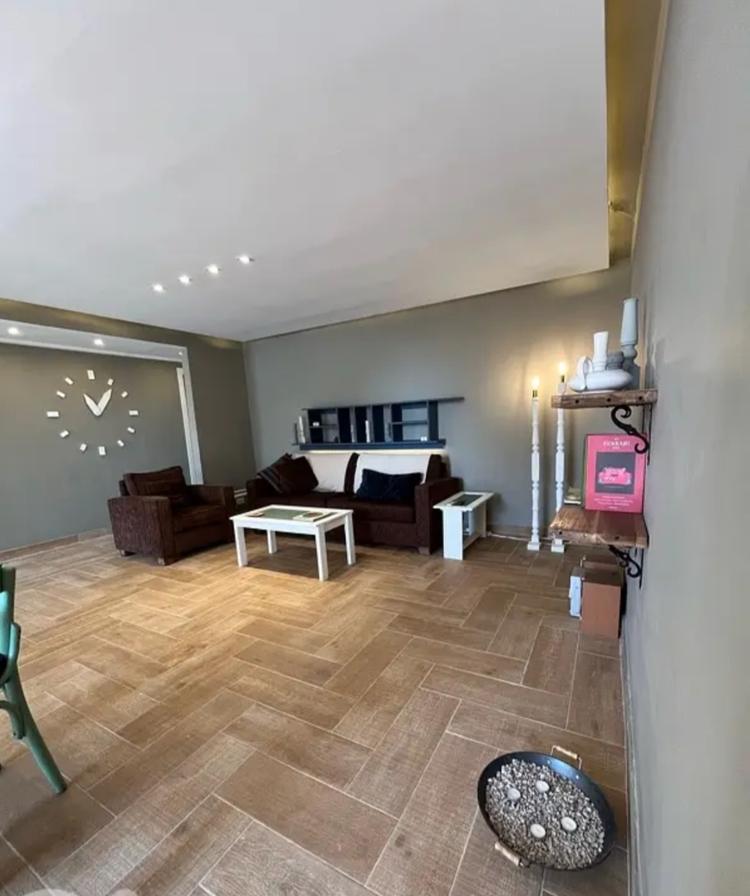 For Rent: Apartment in Achrafieh