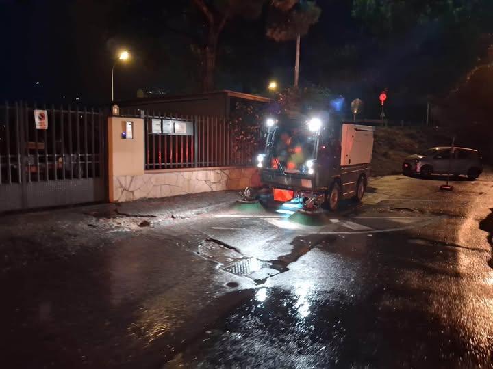 Proseguono gli interventi di pulizia, scerbatura e manutenzione del verde pubblico da parte delle squadre di ASM Taormin...