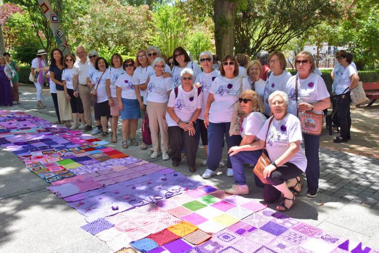 26 asociaciones de mujeres de Granada se han dado cita en Baza en el III Encuentro Provincial de Tejedoras