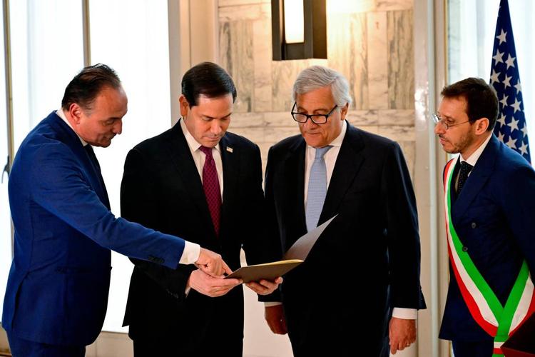 Diplomazia e disgelo tra Barolo, Nutella e le origini di Casale