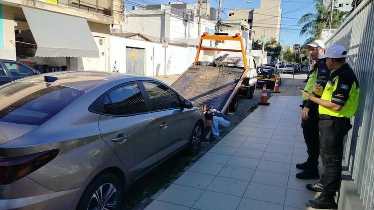 Fiscalização de trânsito é reforçada em Ipatinga com foco em estacionamento irregular