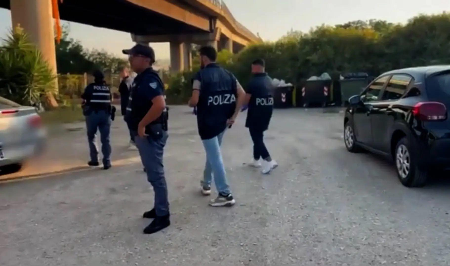 Carinola, era evaso dal carcere: 22enne catturato in una baraccopoli a Caivano
