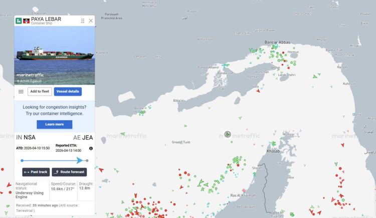 Iran, petroliera cinese sfida il blocco e attraversa lo Stretto di Hormuz. Gli Usa hanno respinto l'offerta di Teheran sull'uranio