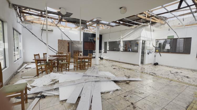 Temporal deixa rodoviária de Santana do Livramento destruída, faz aulas serem canceladas e destelha casas; veja estragos no RS