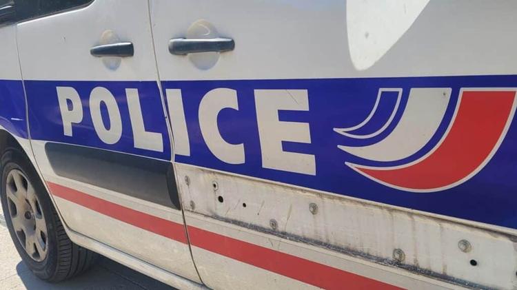 Montpellier : interpellé pour un casque volé, il frappe et tente de mordre des policiers