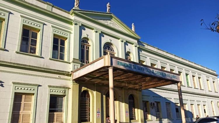 Adolescente atira contra filha de 6 anos de companheira; primo de 12 anos também foi atingido