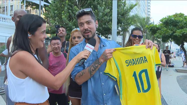 'Noivo da Shakira' no Rio: fã mostra vídeo de pedido de casamento e resposta da cantora