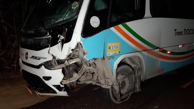 Homem morre em acidente entre moto e ônibus na PB-034, no Litoral Sul da Paraíba